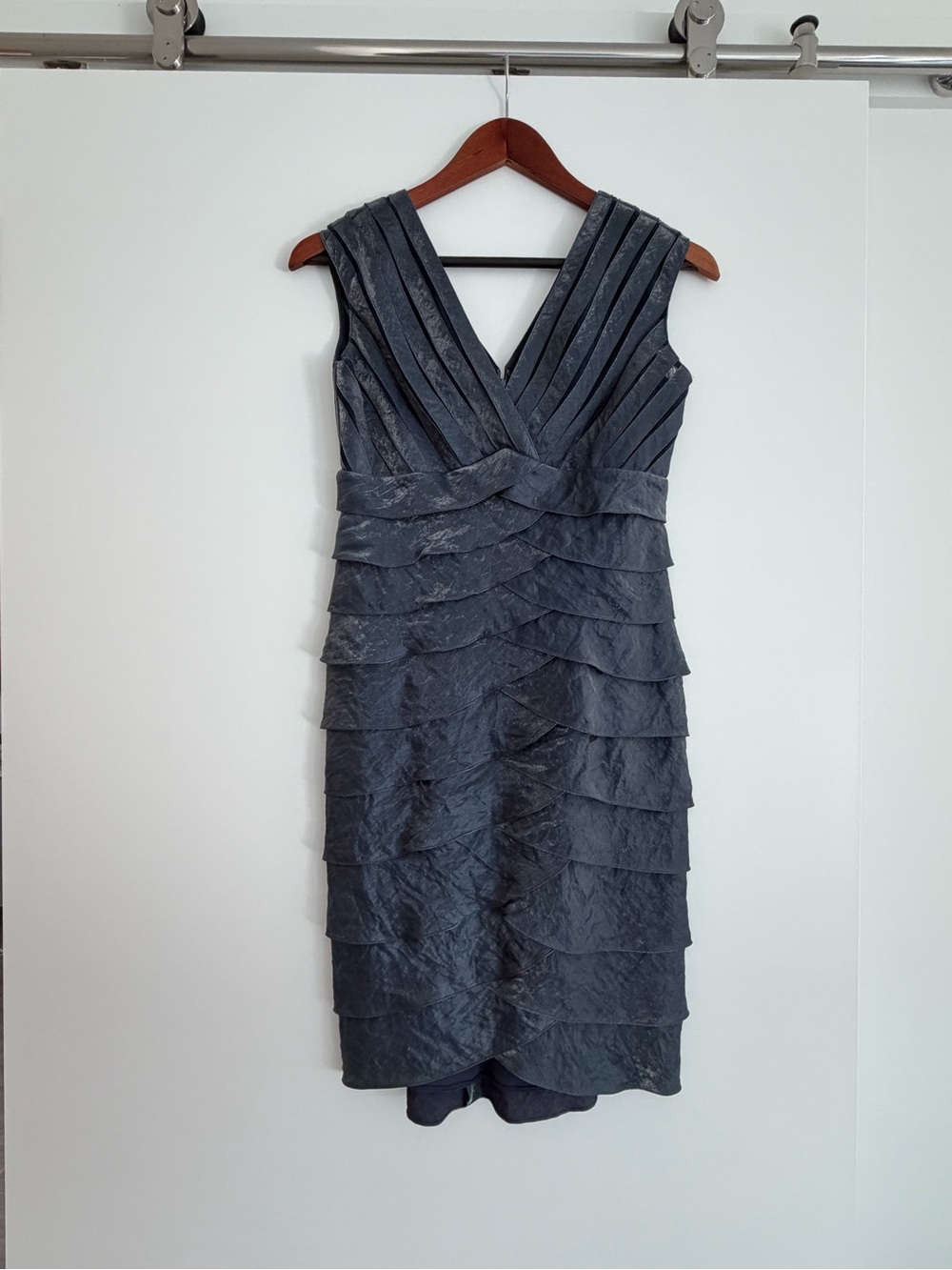 Adrianna Papell Charcoal Textured Tiered V-Neck Midi Dress